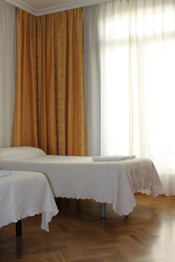 Hostal Jerez Madrid Buitenkant foto