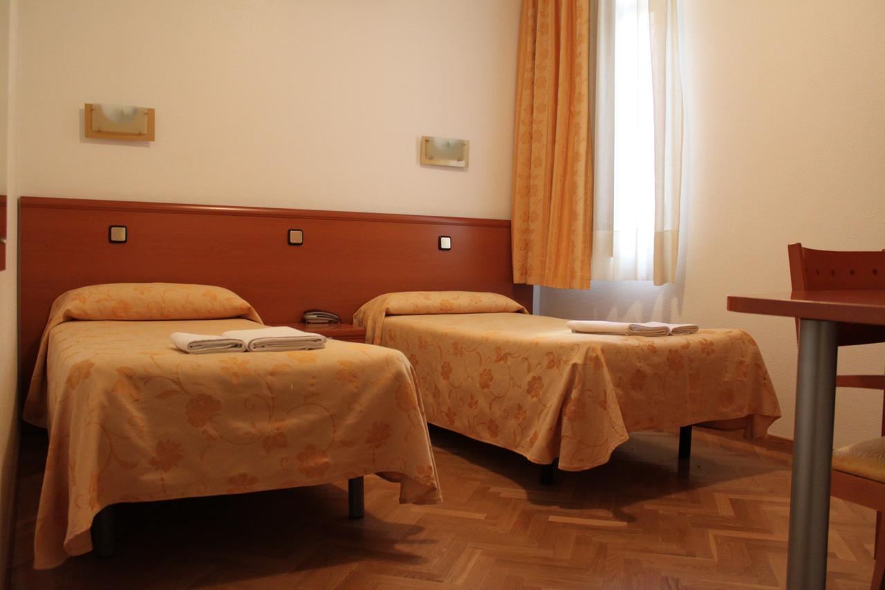 Hostal Jerez Madrid Buitenkant foto