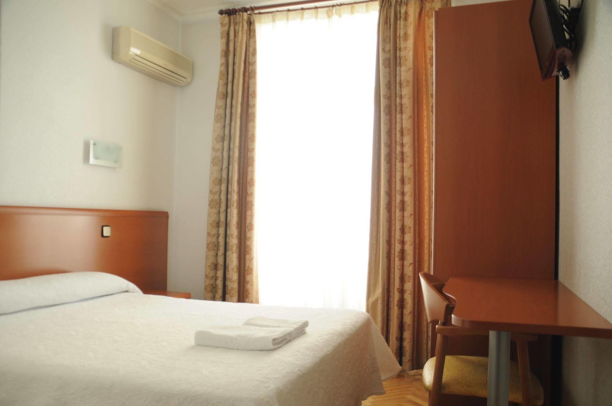 Hostal Jerez Madrid Buitenkant foto